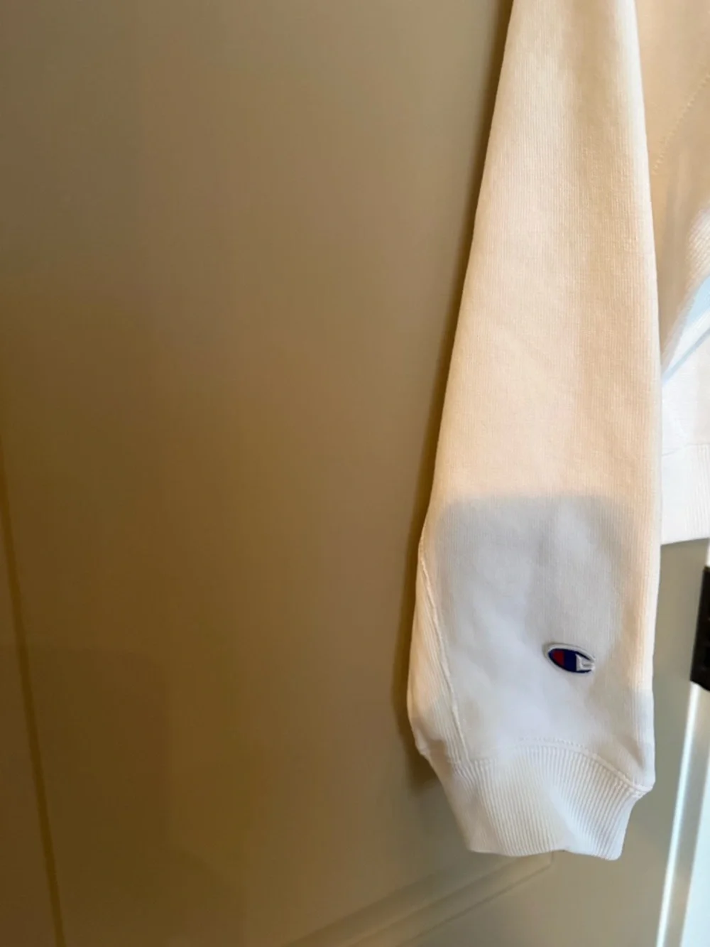 Champion White Cropped Crewneck Sweatshirt - Picture 3 of 3